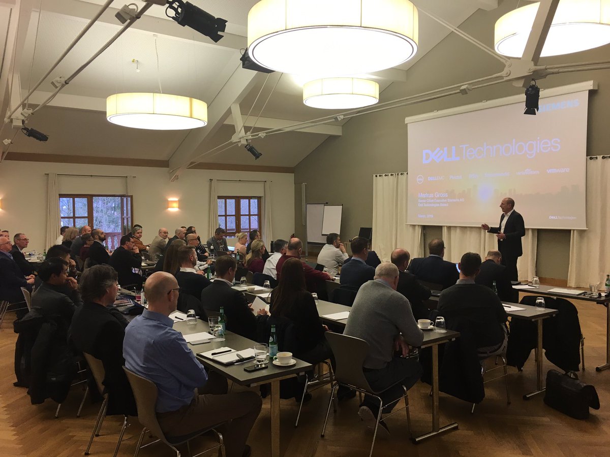 Listening <a href="/Markus_Gross/">Markus Gross</a> at <a href="/DellTech/">Dell Technologies</a> Siemens Account meeting. Phenomenal crowd ;-) Happy to represent <a href="/pivotal/">Pivotal software</a> with @Welte_O
