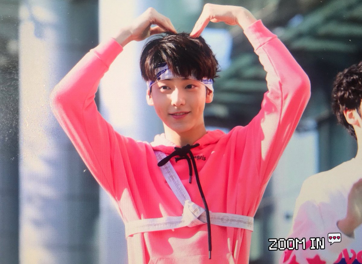 BIG HEART ❤

#TXT #TOMORROW_X_TOGETHER 
#투모로우바이투게더 
#수빈 #최수빈 #SOOBIN 
© ZOOMIN_1205