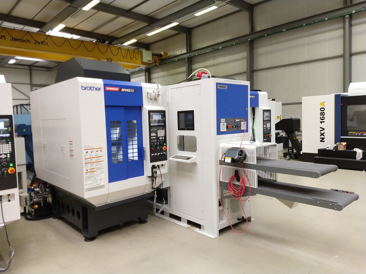 Bendertechniek's tweet photo. Volgende week begint de @Demoweek @Bendertechniek zal o.a. de #Feedio van #Brother tonen. Dit beladingssysteem maakt van de 5-assige draai-freescombinatie M140X2 een effectieve productiecel. Kom ons bezoeken. Lees hier wat u nog meer kan verwachten: https://t.co/FvX6y1fytC https://t.co/wzTcrgoATe