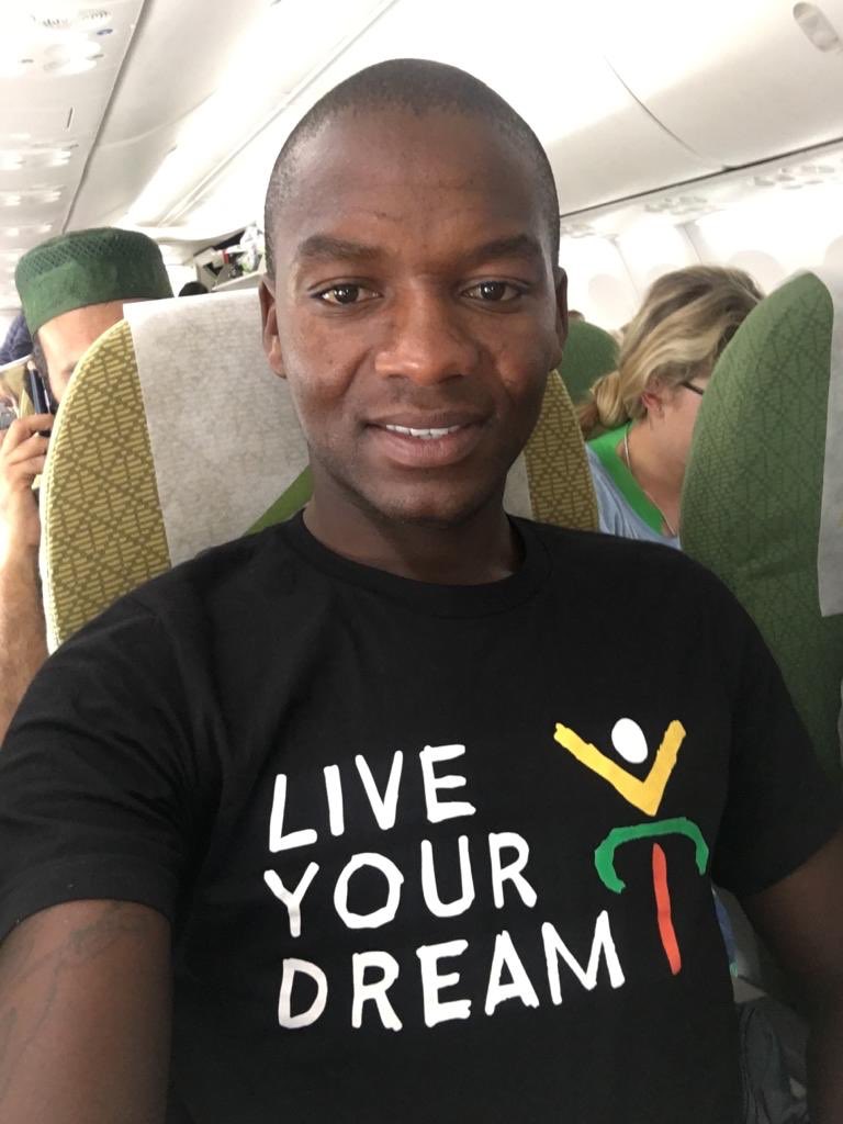Bonga set up @bongacycling academy, runs cycling, wine tours, teaches young kids after school, helps at soup kitchen, is a continuous entrepreneur from Khayelitsha-heading to African Conti Champs as SA Team manager. So apt to see him in his “Live your dream” tee on his way! 👏🏽👏🏽