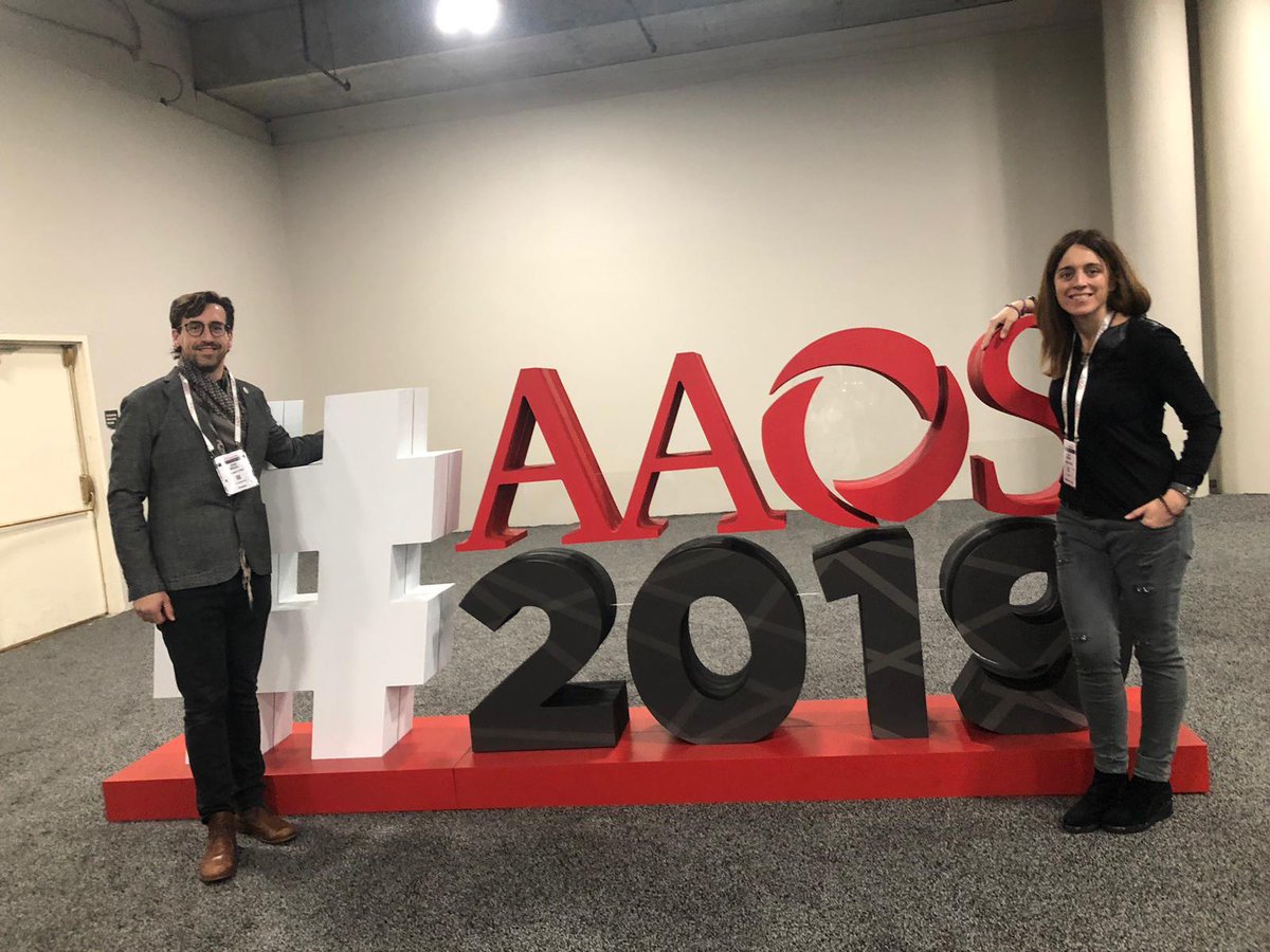 Hospitaligd's tweet photo. El Dr. @jmiquelnoguera va presentar els resultats d'un estudi multicèntric sobre #fractures humerals proximals a l'#aaos2019, a Las Vegas.
#formacióCSA #cotCSA #traumatologiaCSA https://t.co/HP5ui5aSMy