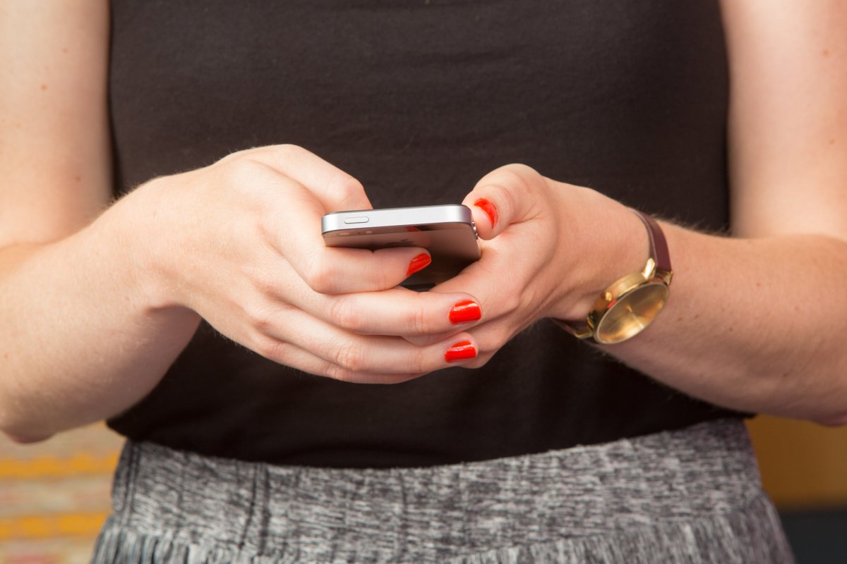 There are many apps available that attempt to address domestic violence, sexual assault and stalking. It's essential that #VAWG survivors’ safety and privacy are upheld while using technology. Check out this helpful resource to ascertain which apps to use: bit.ly/2SOU50b