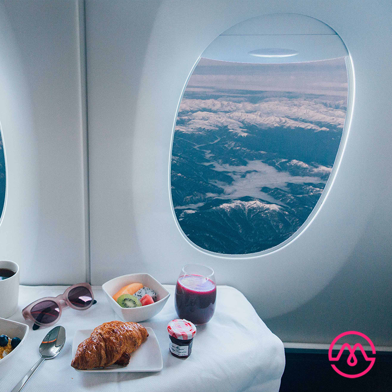 SUPER-fun! ♢ Cathay Pacific gaf per ongeluk korting op hun businessclass vluchten. In plaats van dat ze de deal voor iedereen annuleerden maakte ze er de ‘surprise special’ van, #lessonlearnt en #promisemadepromisekept.