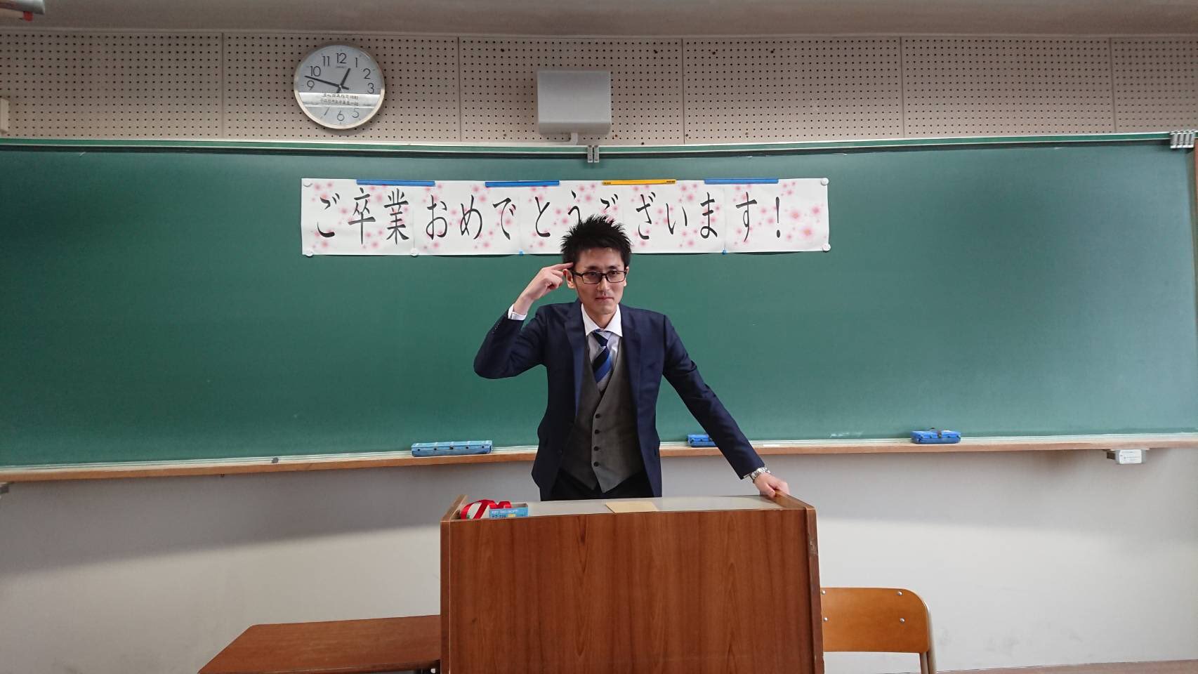総合レジャーサービスグループ レッツスィンク サザンクロス熊本地区入学式 三年 組ーーー 金八先生じゃないですよ サザンクロス熊本 T Co Jsy2pphhzf Twitter
