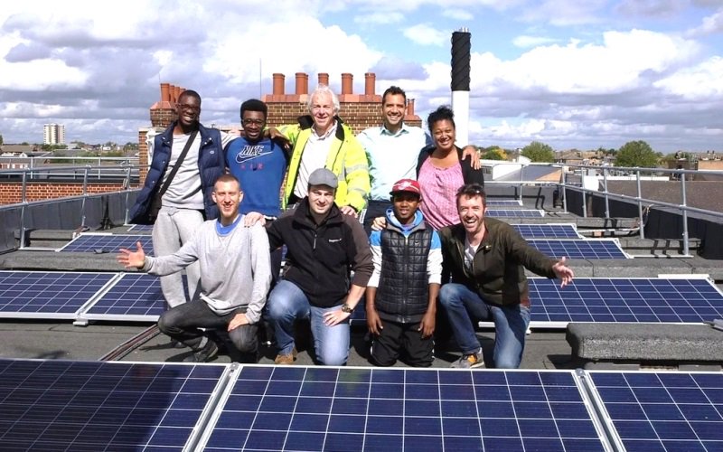 speziapolis's tweet photo. Il progressivo coinvolgimento delle comunità locali nella proprietà, gestione e organizzazione dell'energia fa intravedere un nuovo sistema socio-energetico basato su generazione distribuita da rinnovabili. https://t.co/mWpX4xSips mia intervista x @Qualenergiait @LucaTricarico https://t.co/P1FEXSh0hX