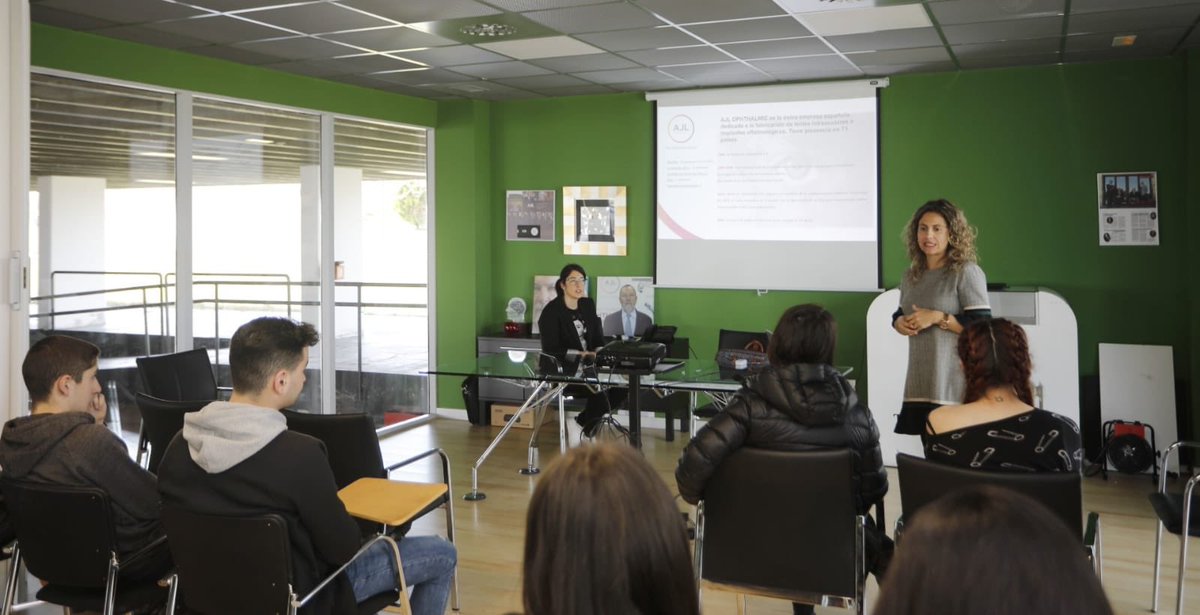 ParkeEuskadi's tweet photo. ✅👏 Desde la Red nuestro agradecimiento a todas las empresas que ayer abrieron sus puertas en los tres Parques, así como a los 800 bachilleres y sus respectivos centros por ayudarnos a divulgar el papel de la FP junto a @IkaslanEuskadi y @HETELFP #ParkeFP https://t.co/oWB6AJhK9A