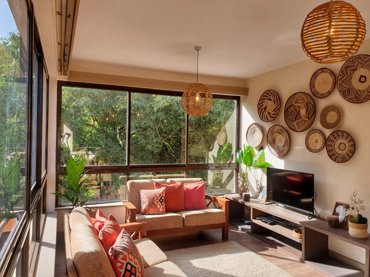 KenyanCrafts's tweet photo. Always glad to see our baskets in SITU 😍. Tonga wall baskets make a wonderful wall feature when in collections. Made from wild grass &amp; palm leaves #TongaBaskets
#Ethical 
#HandMade 
#EcoFriendly

From our heritage to your home.
#WomenSupportingWomen #WomenEmpowerment https://t.co/5eRd5u2GxX