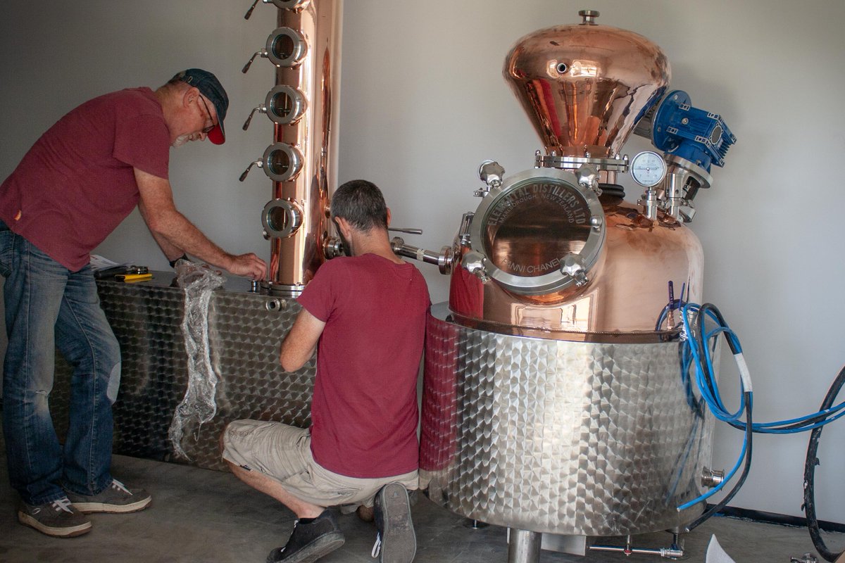Meet Fanni Chanel, our hot tempered redhead with an ample caboose, delicate curves and 200L of rectified mischief, was finally installed into her new home at the Elemental Distillery.⁣
⁣
A proud moment for the Elemental crew and a perfect setup to deliver our new #RootsDryGin.