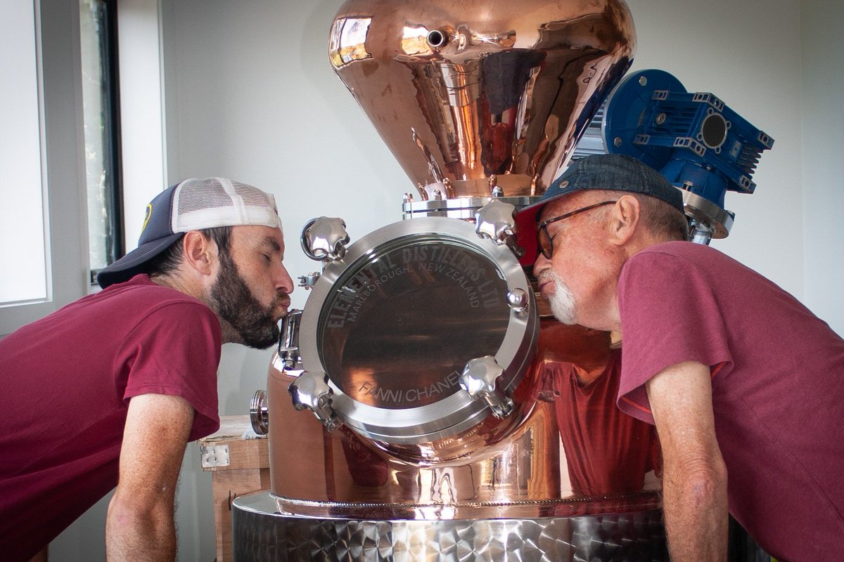ElementalDistil's tweet photo. Meet Fanni Chanel, our hot tempered redhead with an ample caboose, delicate curves and 200L of rectified mischief, was finally installed into her new home at the Elemental Distillery.⁣
⁣
A proud moment for the Elemental crew and a perfect setup to deliver our new #RootsDryGin. https://t.co/7BpB522Prk
