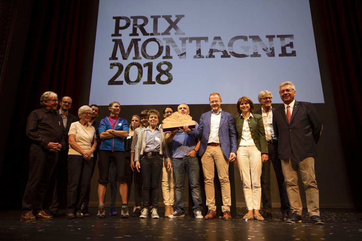#Prix #Montagne 2019: les candidatures sont ouvertes - les #entreprises qui contribuent largement à la création de #valeur et d’#emplois dans les régions de montagnes ont la possibilité de remporter le Prix Montagne, doté de 40’000 francs. 
bit.ly/2VXT0VY