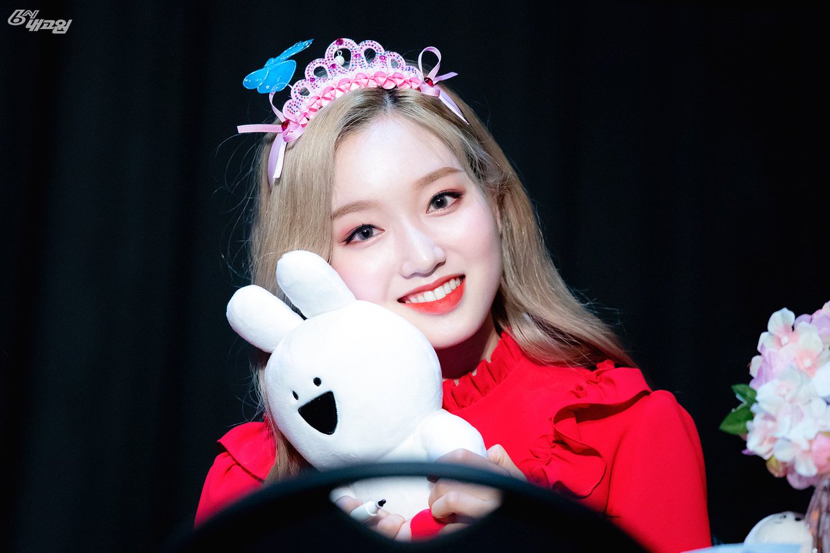 My_Gowon's tweet photo. 190309 팬싸인회 고원

https://t.co/VxTn6GZhco
https://t.co/bLMdLO5gob

#이달의소녀 #loona #고원 #GoWon https://t.co/y7Eis22J8i