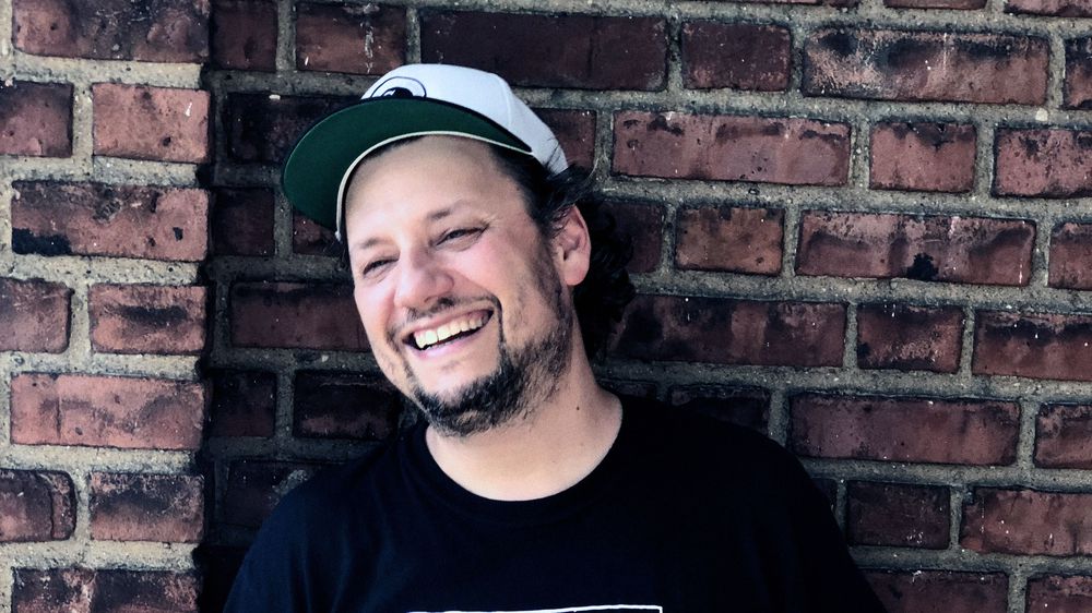 Mike Simonetti pondrá a bailar al Topaz Deluxe dlvr.it/R0kVn8