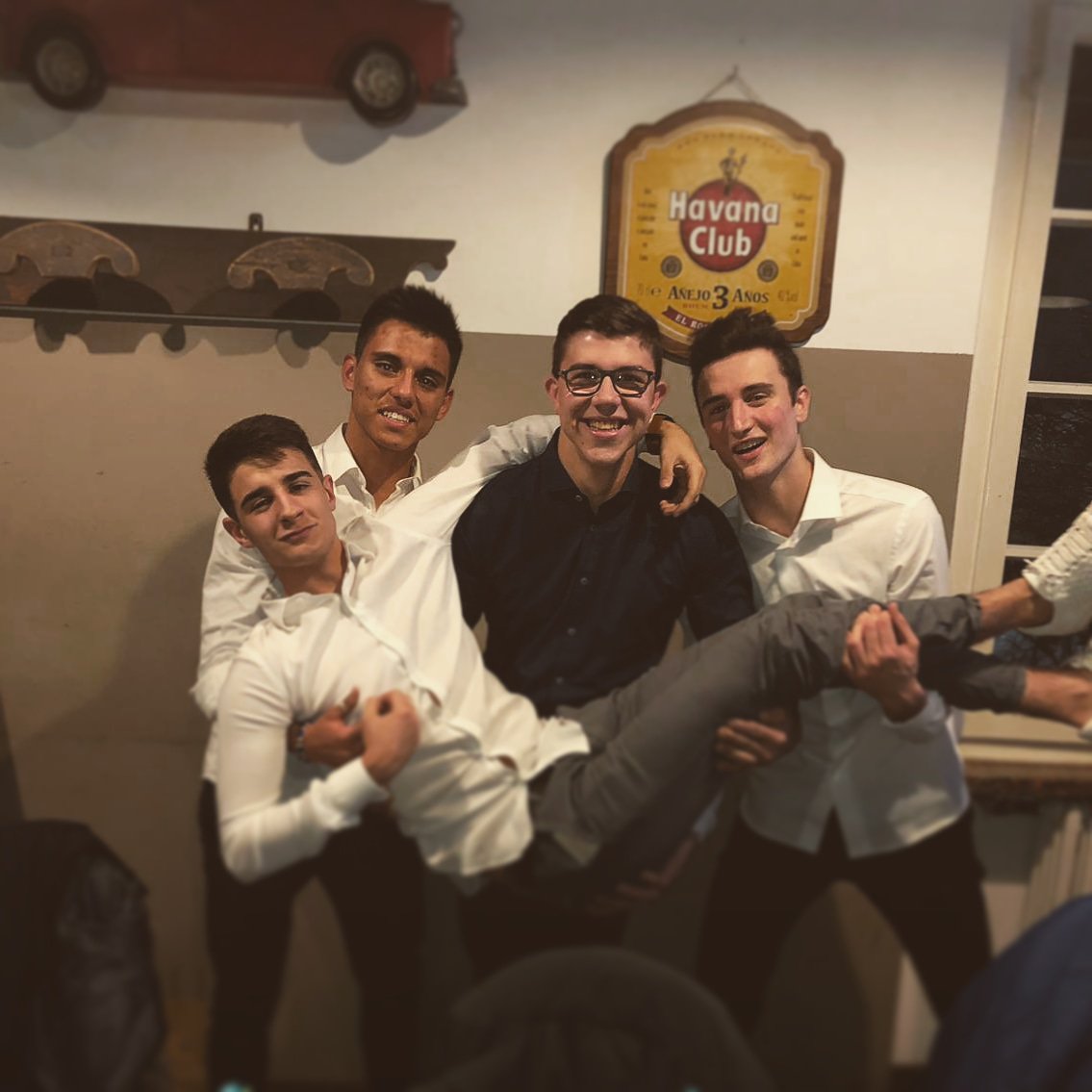 pippodoria2001's tweet photo. "Del tempo che passa, mi piace la gente che resta."🔥💙#chill #happy #igers #live #gf #goodtime #friend #photooftheday #goodfriends #bestfriend #funny #love #best #bff #smile #bf #awesome #lovethem #fun #memories #party #friendship #besties #forever #friends #goodtimes #bestfrie https://t.co/wuZejMj91b