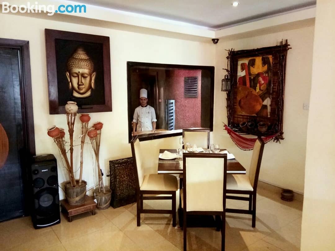 HangOutwithTee's tweet photo. #RaffleDrawSponsor
One lucky lady will get a ONE NIGHT STAY WITH EVENING MEAL AND BREAKFAST💃💃💃at the Indigo Bar Restaurant and Suites https://t.co/t9ldD9K7Wk