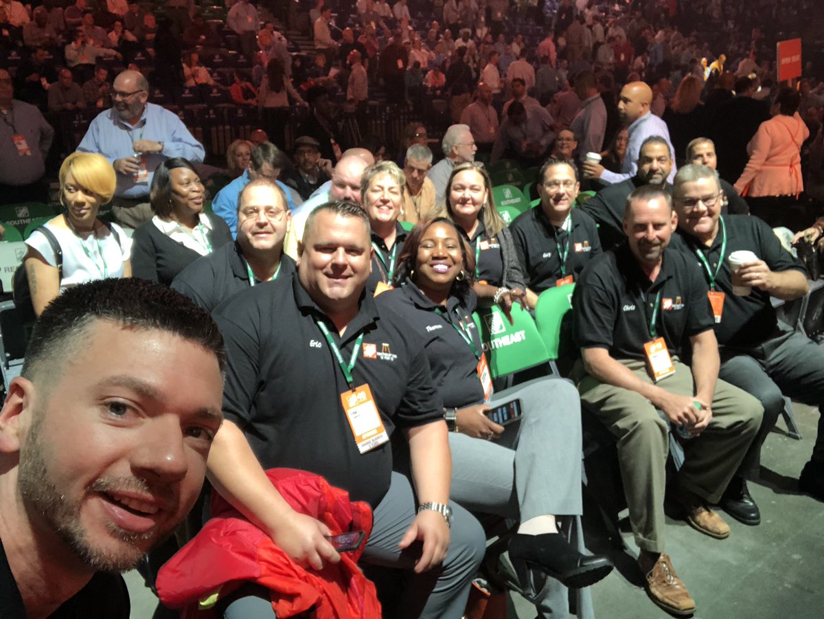 D96 in the house!!! FRONT ROW @ #SMM2019 <a href="/HomeDepotJames/">James Cannon</a> <a href="/HDRessie_8531/">Therese</a> <a href="/thayer_eric/">EricThayer</a> <a href="/HDCurrie0264/">Christopher currie</a> <a href="/SprengF/">Linda Spreng</a> @SnoopsGroup <a href="/ChrisHargus/">Chris Hargus</a> @roger39_ <a href="/Fjpeets/">GM2024</a>