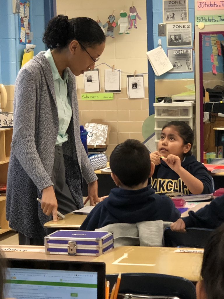 DonnaJatan's tweet image. @OakcliffES3151 Teachers are the best! #litlearning