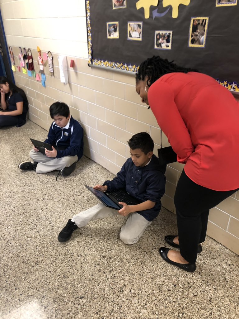 DonnaJatan's tweet image. @OakcliffES3151 Teachers are the best! #litlearning