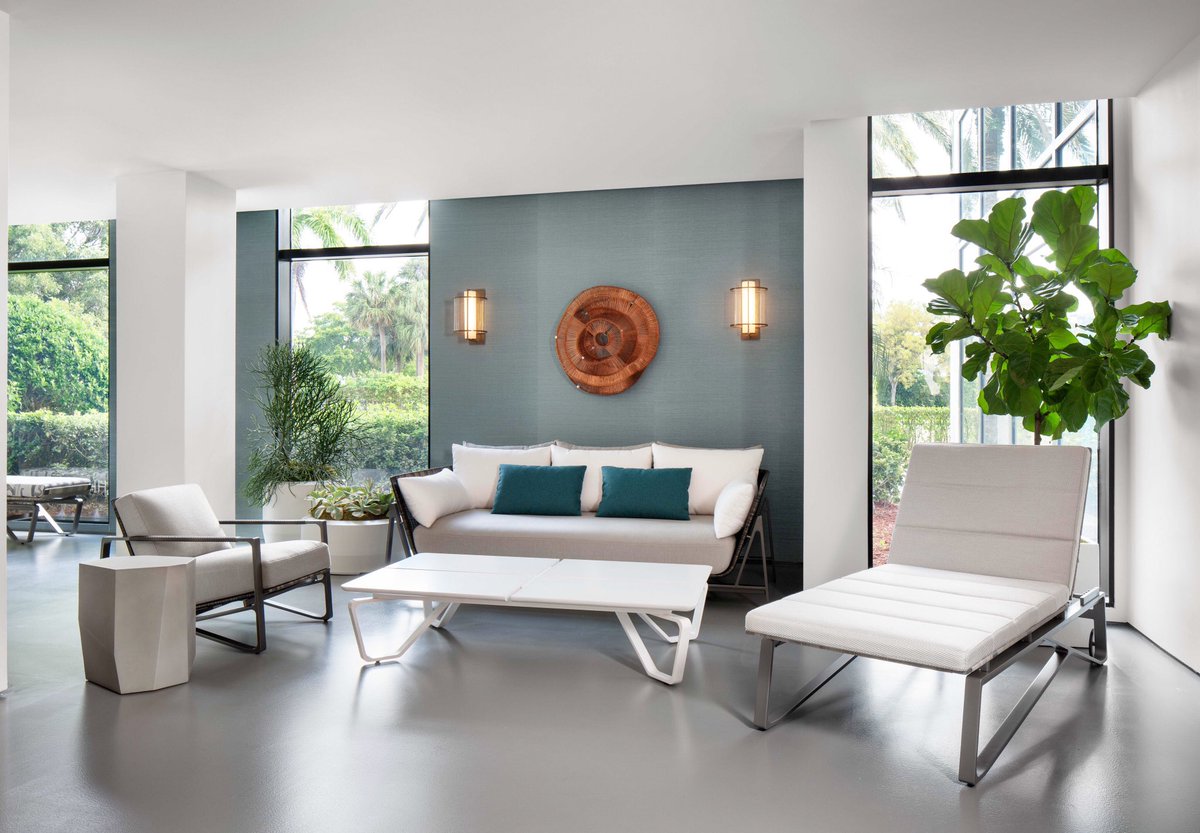 HOLLY HUNT tweet media