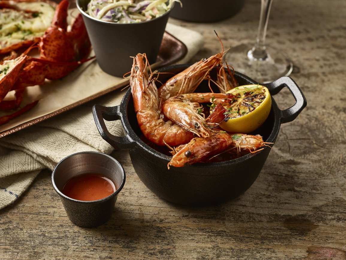 Genware1's tweet photo. Happy #Humpday! Celebrate with a delicious display in our Cast Iron Dish! What would star in this Dish? #Genware #Tableware #Castiron #Tabledisplay #London https://t.co/dIyFGhp3Zb