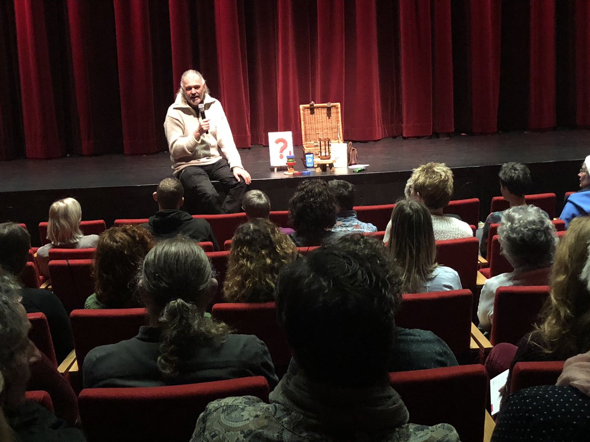 machteldvdwerf's tweet photo. Leerkrachten, ICC’ers en schoolleiders van Emmense basisscholen komen nieuwe inspiratie opdoen voor hun cultuuronderwijs.  Opening door Wim van Bokhorst @AtlasEmmen #Kunstbeweging https://t.co/TM7ibMLCzp