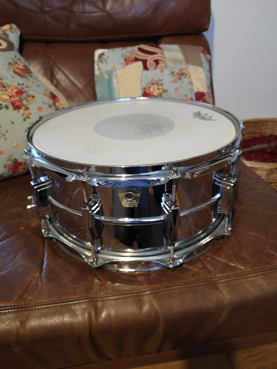 Phwooaarrr! Had a small splurge. Also just added this Ludwig LM402 Supraphonic snare to the arsenal. The Bonham snare! Available to use on your future sessions! 07886346190