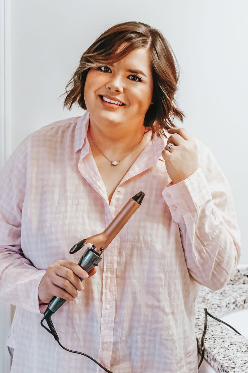 SarahZerbe's tweet photo. Spilling my hair styling secrets today with Revlon. Head on over to the blog to find out how I straighten and curl my hair with my favorite Revlon tools from Ulta.

Blog post: https://t.co/oZGG8BgttE

#ad #RevlonHairTools, #ULTA, #makebeautifulhairhappen https://t.co/3vrKAkfOVy