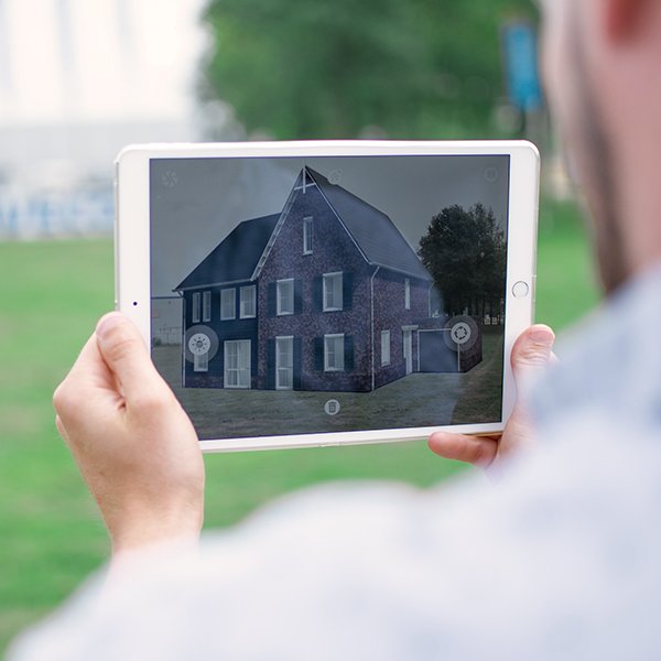 “Is er de afgelopen 30 jaar dan echt niets veranderd aan het kopen van een woning?” Lees de blog van Gaston Smit, technisch directeur van Smart2IT, over zijn beleving met de woningbouw en de vergelijking met een andere branche... 🚗👇
innobrix.nl/disruption-in-…