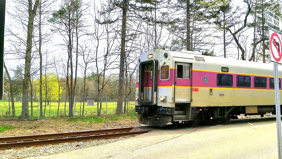 #Train arriving at #Cohasset #MBTAstation at 4 minutes drive to the north of Freeman Dental Associates