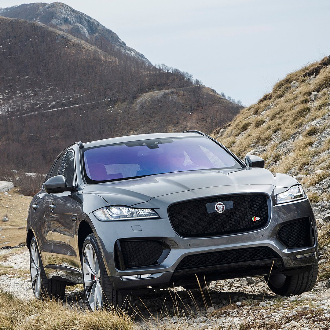 #Jaguar #FPACE не боится никаких дорог. Узнайте больше про его возможности: bit.ly/2TwYV7z.