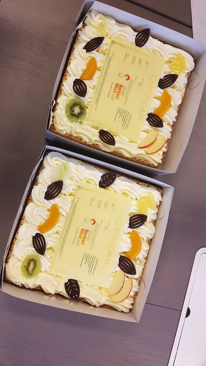 Vivenz_'s tweet photo. Alle Vivenzers dubbel gefeliciteerd met: Ten eerste de Dag van de Sociaal Werker en ten tweede met het behalen van het Kwaliteitslabel Sociaal Werk. 
Tijd voor taart! En we ontvingen als Vivenz dit mooie beeldje van het CMKZ. Fijne dag allemaal! https://t.co/W1R3WWO1gC