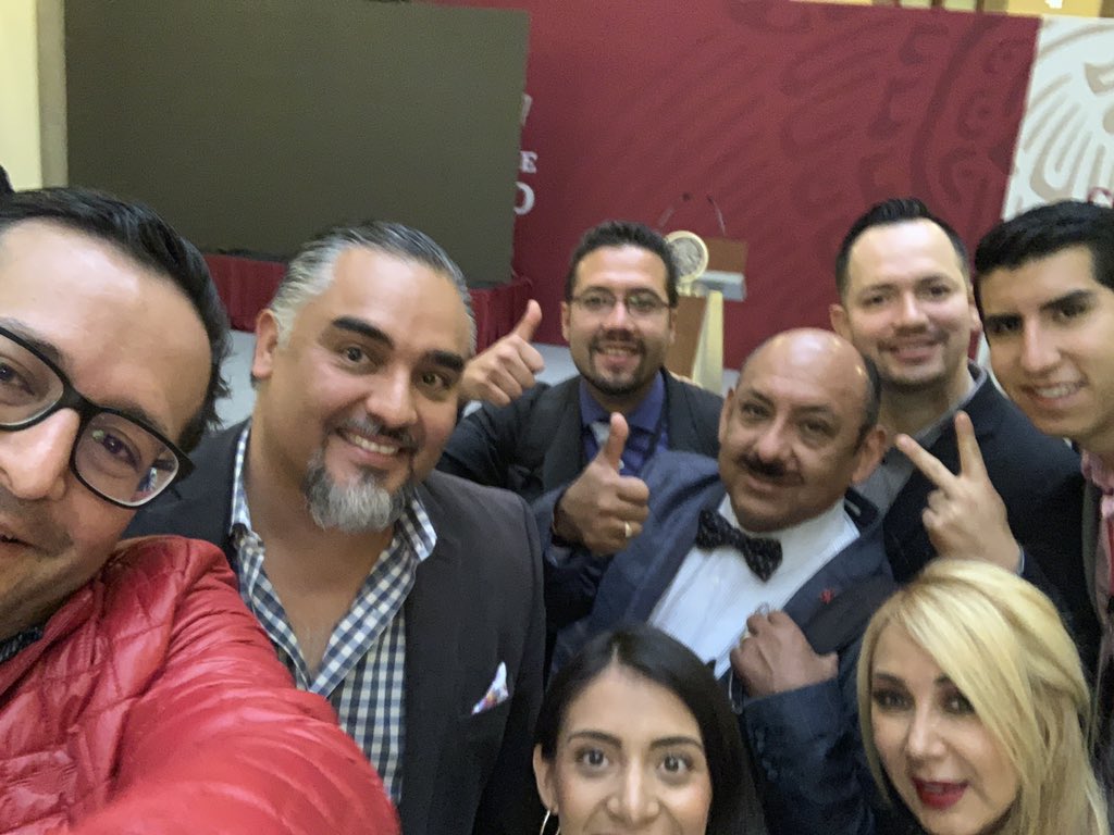 NachoRgz's tweet photo. Youtubers unidos en la mañanera. #FuerzaYoutuber @_VicenteSerrano @Rafaherrera1983 @SaulSolteroNT @juncalssolano @fercarmona18 https://t.co/l6GSaeP0qK