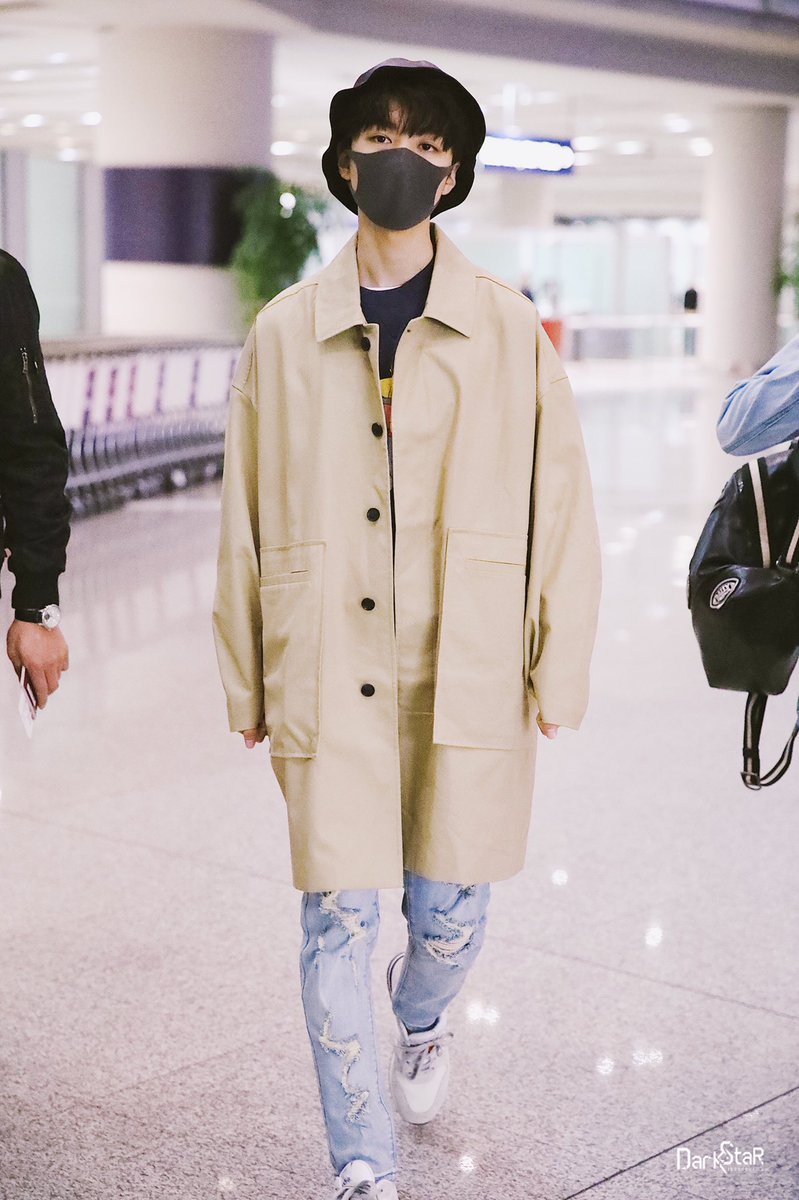 K_INDex_WJK's tweet photo. Wang JunKai in Musium DIV. #musiumdiv #tfboys #tfboys王俊凯 #王俊凯 #王俊凱 #karry #karrywang #wjk #wangjunkai #왕준카이 #왕준캐 #ワンジュンカイ #わんじゅんかい #왕준개 #VươngTuấnKhải #karryisinfashion https://t.co/c0ZElI6hwI