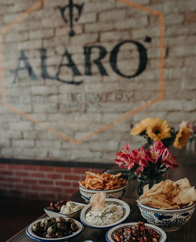 AlaroBrewing's tweet image. The name “Alaro” is derived from the surname Ballestero dating back to medieval Spain when one Ramon Ballesteros was lord of the castle of Alaro and it’s an honor to pay homage to our ancestral name.⁣
.⁣
.⁣
.⁣
.⁣
.⁣
.⁣
#visitsacramento #exploremi… ift.tt/2XZmnbU
