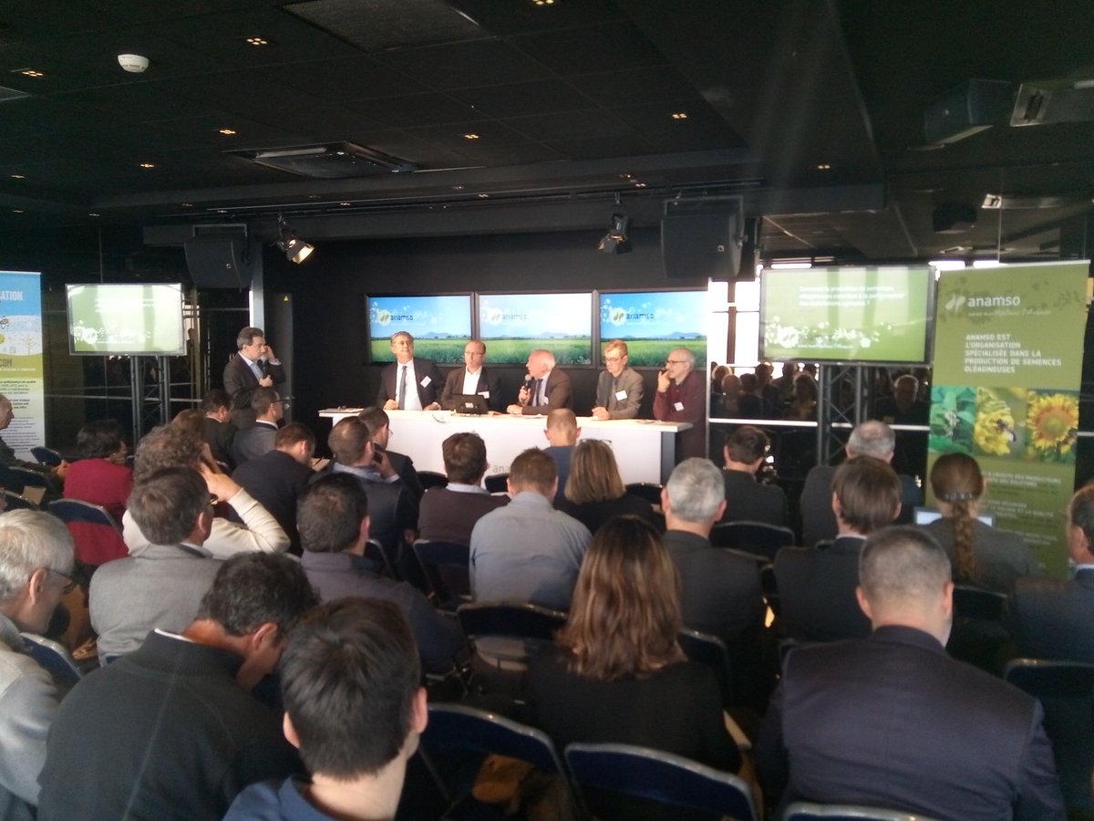 Questions et table ronde de nos acteurs de la filière semences oléagineuses @gnis <a href="/UFSemenciers/">UFS</a> <a href="/AnamsoAssos/">ANAMSO</a> pour clôturer notre assemblée générale.