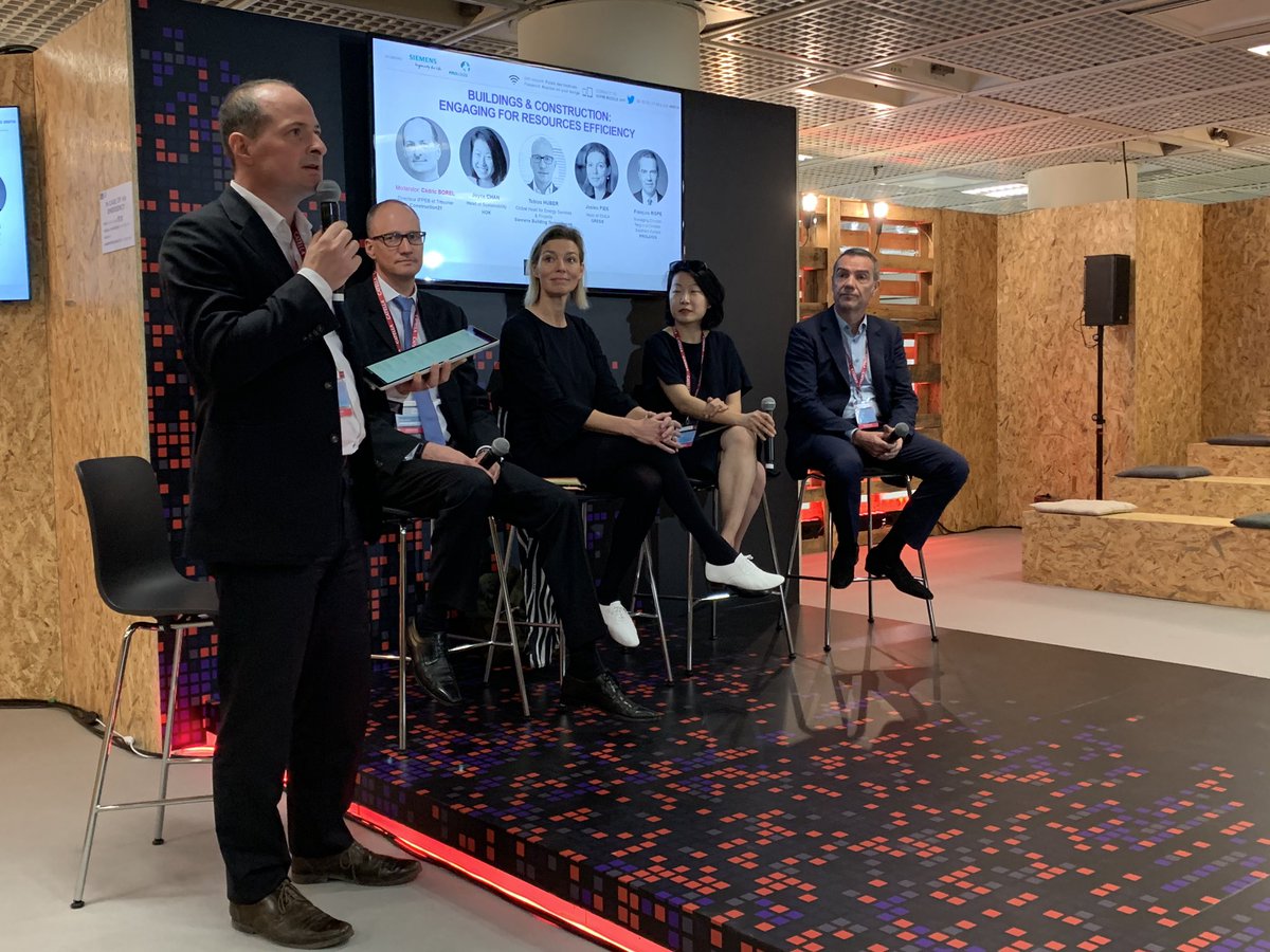 MIPIMWorld's tweet image. Now onto Buildings and Construction to dicuss how can we engage for better resource efficiency? With panelists Joyce Chan from @HOKNetwork, Tobias Huber from @SiemensBT, Josien Piek from @GRESB, Francois Rispe from @Prologis. @CedricBorel of IFPEB moderates #MIPIM #MIPIMPropTech