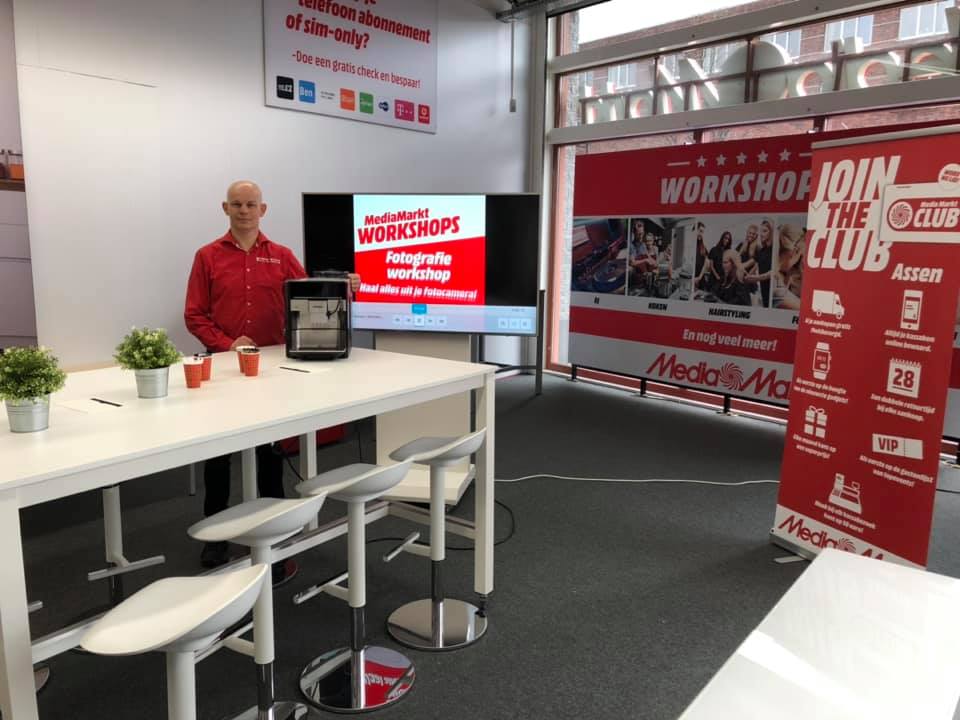 MediaMarktAssen's tweet photo. De Siemens EQ.6 plus volautomatische koffiemachine met melk functie, verkrijgbaar bij Media Markt Assen.  

PS: Bij Media Markt Assen kunt u altijd een koffie workshop volgen voor extra toelichting over koffie machines en natuurlijk over koffie in het algemeen. https://t.co/kD6EpvAwd1