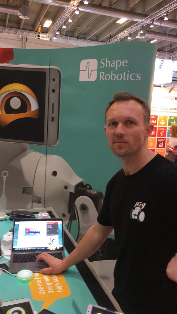 ShapeRobotics's tweet photo. Come and see us at stand 303 @laerfestdk Danmarks Læringsfestival all day today and tomorrow!
See Fable AND Fable Spin in action! 🤖👇
#fable #fablespin #DK #edtech #laerfestdk #laerfest https://t.co/czh9gtpOIO