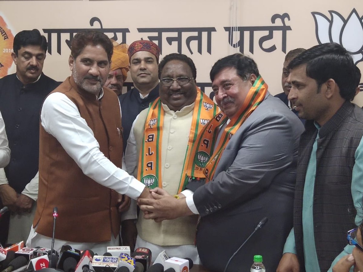 subhashbrala's tweet photo. आज रोहतक में सफीदों के पूर्व इनेलो विधायक श्री कलीराम पटवारी जी, कैथल से पूर्व विधानसभा उम्मीदवार रहे श्री कैलाश भगत जी एवं झज्जर से श्री रमेश बाल्मीकि जी भारी संख्या में अपने समर्थकों सहित भाजपा में शामिल हुए। इस अवसर पर कई पार्षद, पूर्व सरपंच और पूर्व चेयरमैन भी भाजपा से जुड़े। https://t.co/JBmww5Zge3