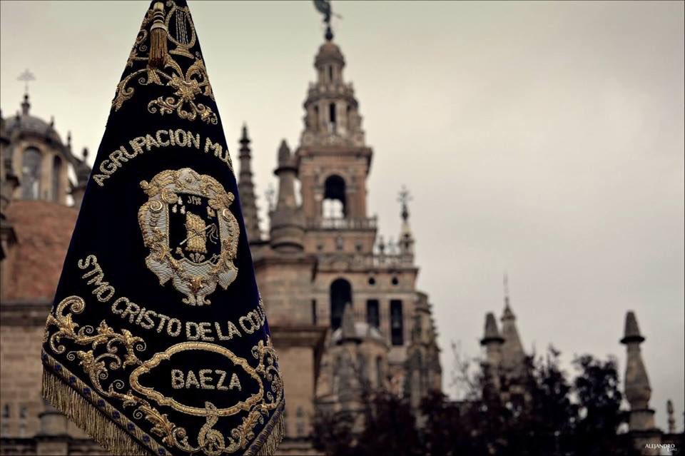 GJoven_Santiago's tweet photo. Compartimos con vosotros unas imágenes de una de las formaciones musicales que estará con nosotros el 17 de marzo en nuestro VIII Certamen de Marchas Procesionales Ntro. Padre Jesús del Rescate.
@AMColumnaBaeza 
Si aún no tienes tú entrada ponte en contacto con nosotros #4Días 🎼 https://t.co/2hejzVVGqd