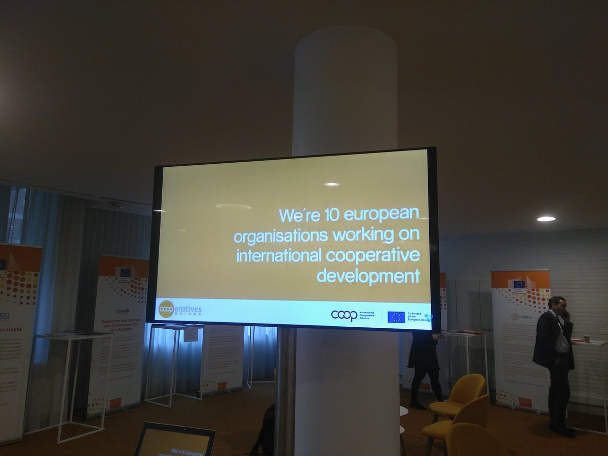 GeoPapoutsi's tweet photo. Do you recognise some familiar faces on the screen? @CoopsEurope Development Platform is on the screen of #PFDGlobal #coops4dev🌎 https://t.co/ywAoPCtLhB