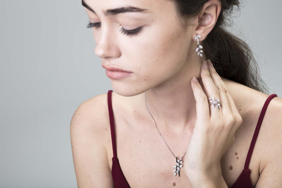 Pure Essentials, la línea de joyas inspirada en la naturaleza y en los elementos que la compinen de nuestra colección #LotusSilver ✨