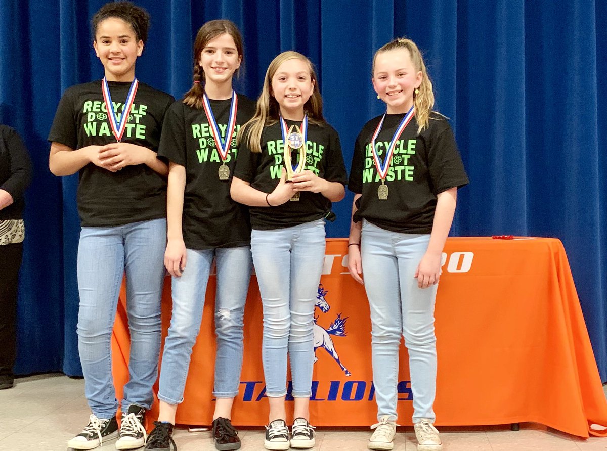 CarolAWilson66's tweet photo. STE STEM Showcase was a huge success!  Congratulations to these winners! @STE_Stallions  @RCS_STEM  @AnnHaley_RCS https://t.co/FInAOoLLtm