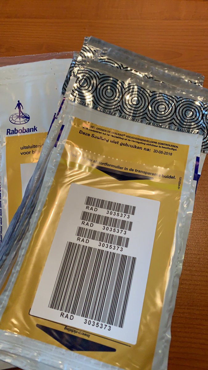 fredheuvel's tweet photo. Tht op een plastiek zak?!?!? https://t.co/TNPhk9K3js