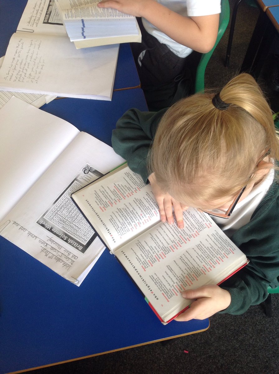 TGPS_NorthLincs's tweet photo. Year 3 are finding the meaning of science words using dictionaries this morning. #TGPSEnglish #TGPSScience @ScienceWeekUK @priscigeeks @Psqm_HQ #TGPSResourceful #BSW19 #TGPSYear3 https://t.co/U4yBAIFWIt