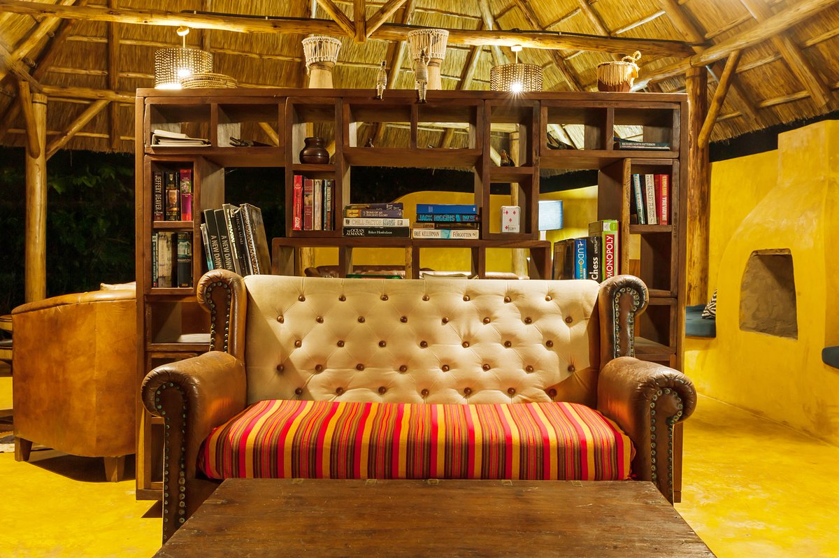 Uganda_Lodges's tweet photo. For all the readers, Primate Lodge has got you covered cause we know that a library is not a luxury but one of the necessities of life. Feel free to drop by,grab a book and stay informed.
#ReadingInTheWilderness
#WorldVisit🇺🇬#UgandaLodges #BestAccommodationsInTheWild https://t.co/27I3bN7a0n