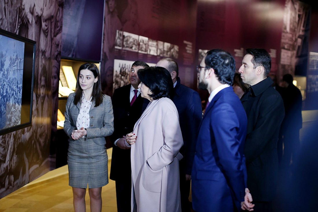 ArmGenocide100's tweet photo. Վրաստանի նախագահը Հայոց ցեղասպանության թանգարանում
The President of Georgia at the Armenian Genocide Museum
https://t.co/GAafxqekXo
#AGMIDelegations
#MemoryAlley
#MemoryBook 
#PresidentofGeorgia
#ArmenianGenocideMemorial
#ArmenianGenocideMuseum
@Zourabichvili_S
@AvinyanTigran https://t.co/PgMLuYQUJF
