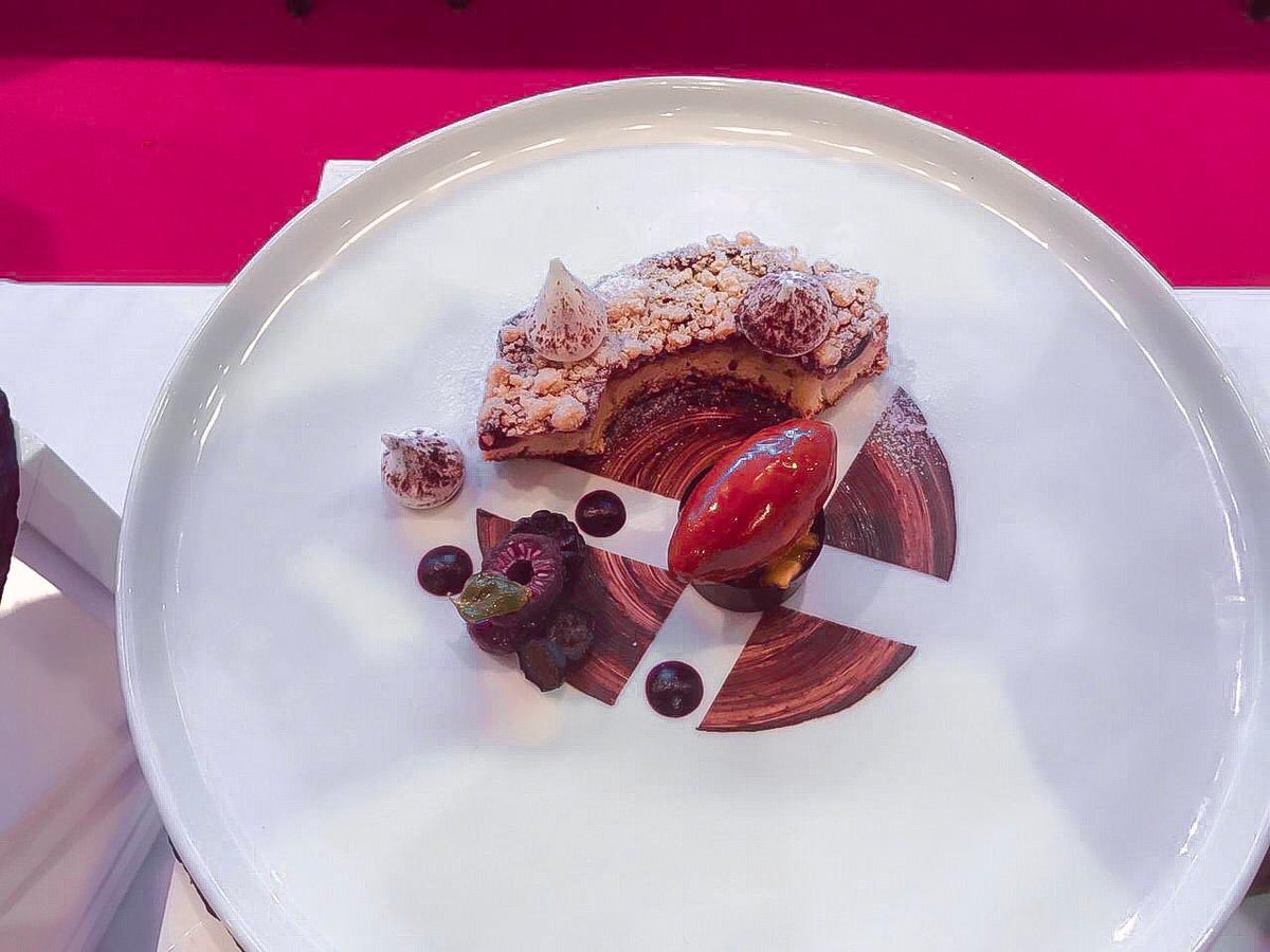 hgidubaimallave's tweet photo. Our brighthearted Culinary Team who are also known as the Shining Chefs had participated at the EXPO Culinaire 2019 last week. We are proud of the culinary art our chefs have presented making the Taste of Hilton exceptionally delicious and unique.
#chefsoffice #tasteofhilton https://t.co/m5mlBrLX91