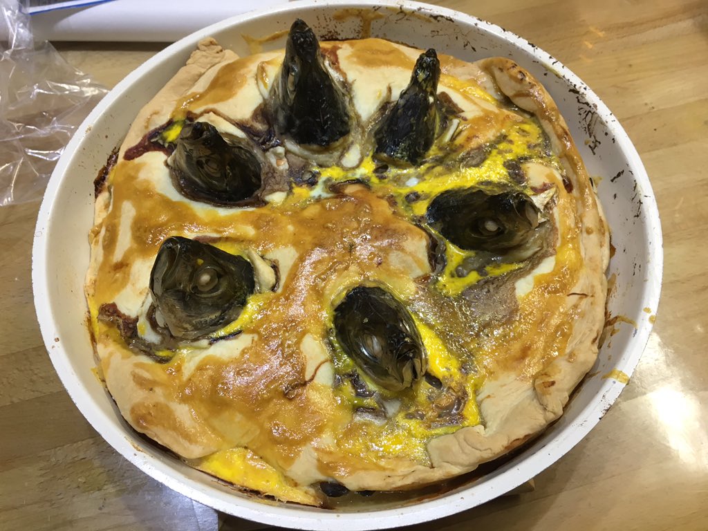 母と姉にバレンタインのお返しで 私このパイ嫌いなんだよね のあのパイを作った 味が意外と美味しいらしい 見た目は最悪 Togetter