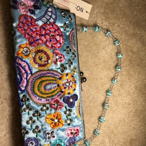 JenLovesJava1's tweet image. So good I had to share! Check out all the items I'm loving on @Poshmarkapp #poshmark #fashion #style #shopmycloset #mussecloud #dior: posh.mk/YZCofelr1U