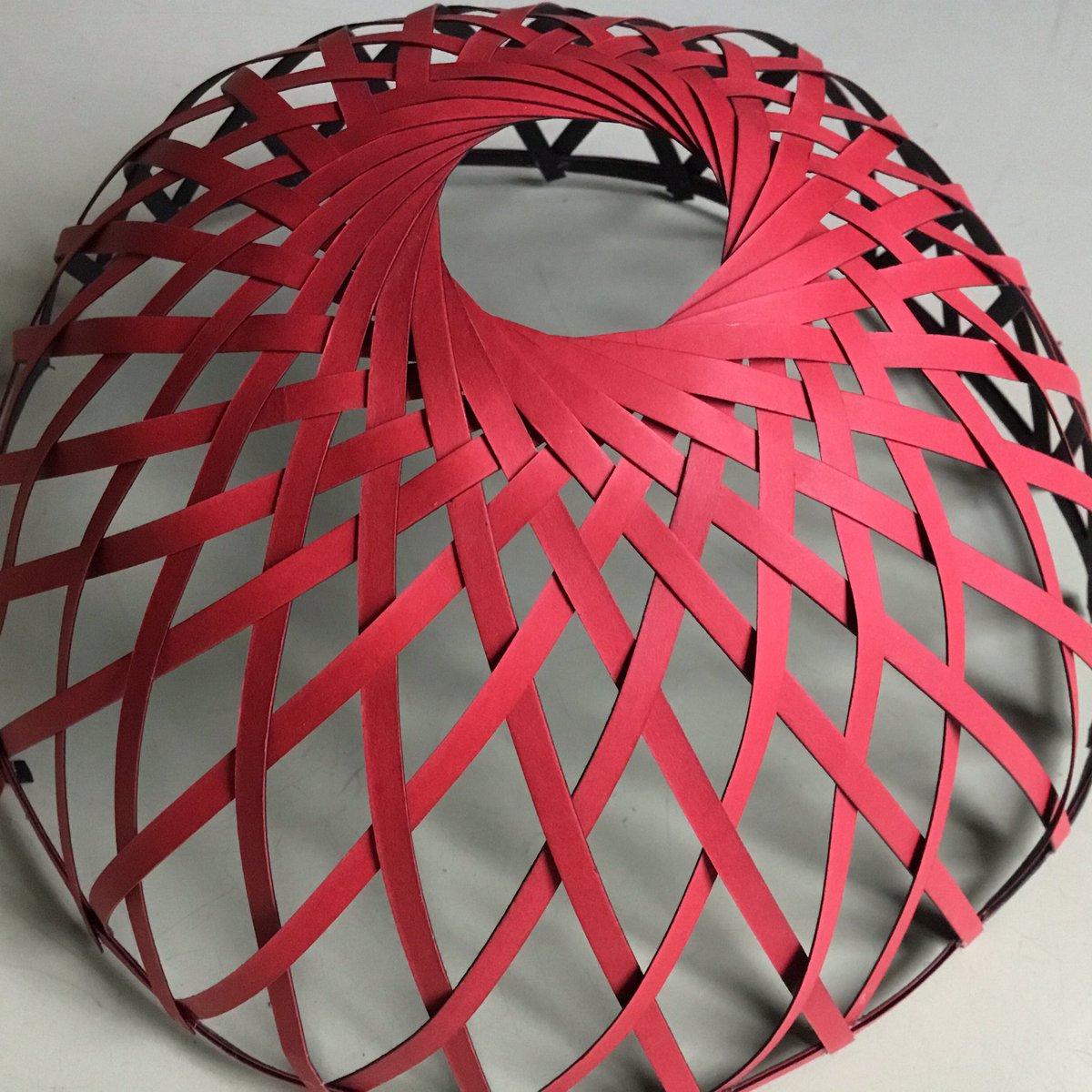 alisonmartin57's tweet photo. Comparing #surfacegeometry #basketweaving patterns on predefined target surface. Beam grids for nearly hemispherical #gridshells
Meshes with / without #singularities, edge constraint, distortions https://t.co/xfTXjoXqeB